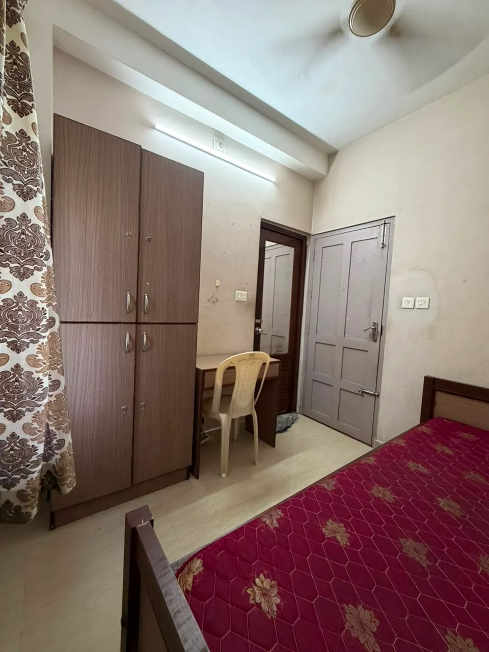 SUREKSHA GENTS HOSTEL