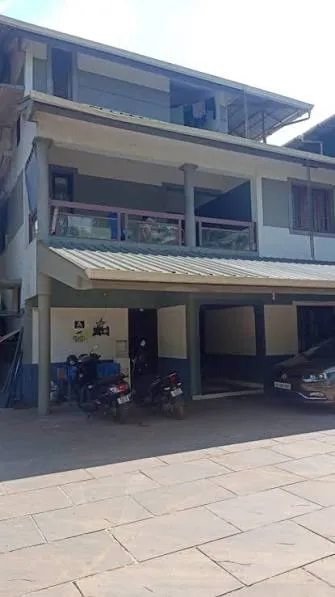 FLORIDA LADIES HOSTEL -2