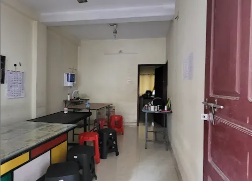 LUCKY LADIES HOSTEL