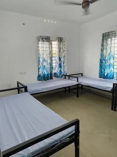 AAMEES LADIES HOSTEL