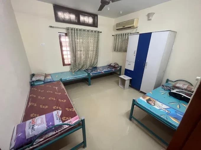 Saro's Premium Hostel