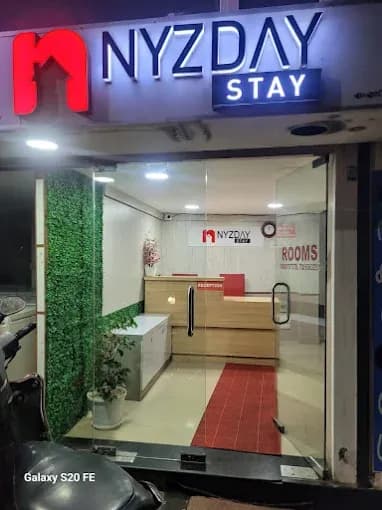 NYZDAY STAY