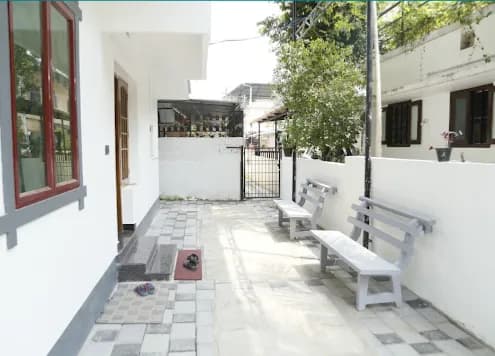 Karthika Ladies Hostel